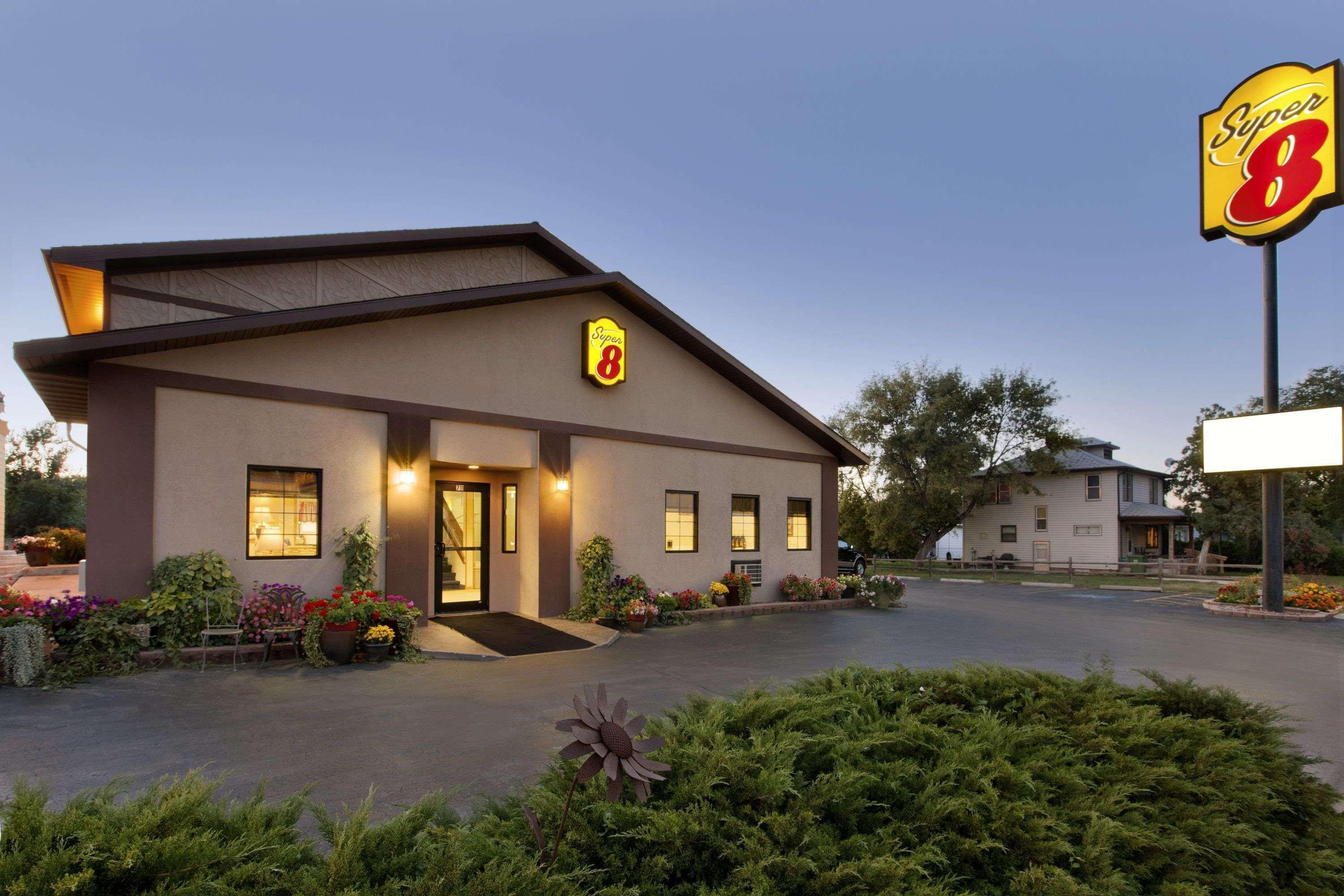 Super 8 By Wyndham Wall Exterior photo